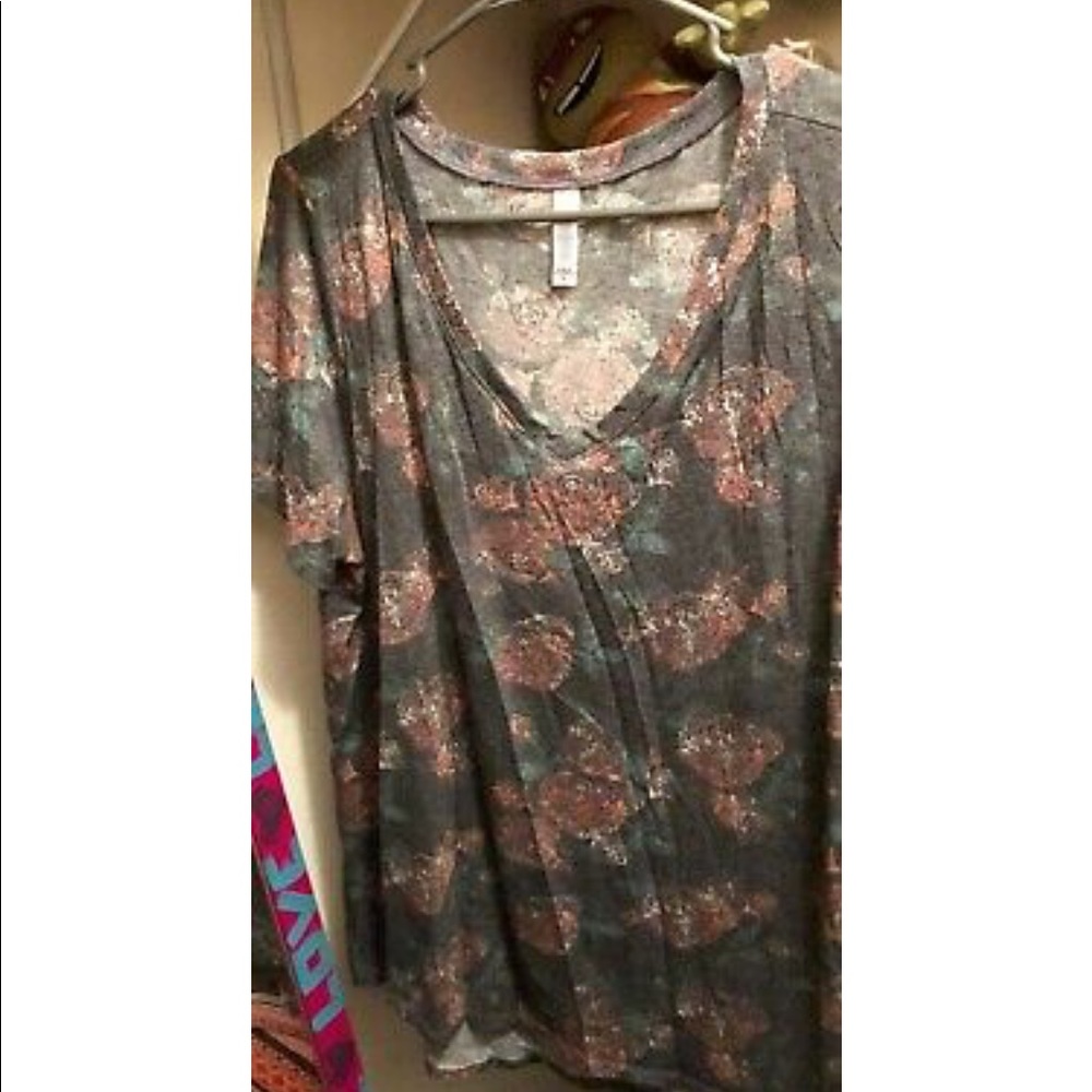 LulaRoe Christy Tee